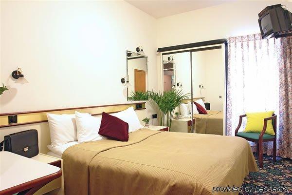 Mendeli Street Hotel By Prima Hotels - 18 Years Plus Tel Aviv Ruang foto